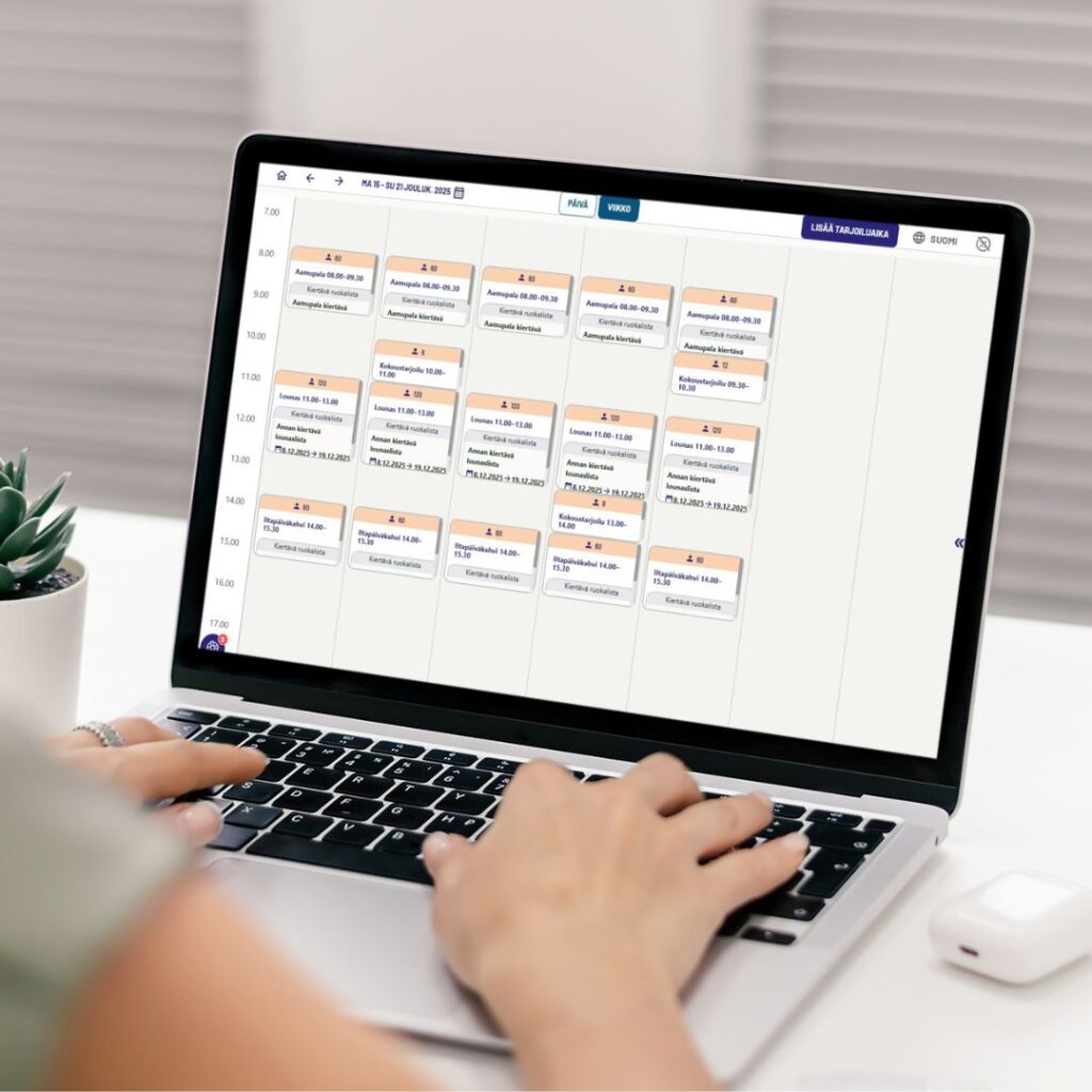 JAMIX G6 Panorama - Keittiöjärjestelmään sisältyvä moderni kalenteri, johon aikataulutat ruokalistat sisältöineen.